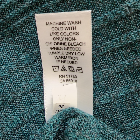 Like New! Maurices Long Sleeve Button Down Tie Front Green Top~ XS~ - Picture 11 of 11